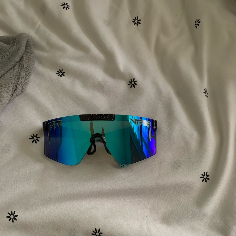 the 2000s THE HAIL SAGAN POLARIZED pit vipers